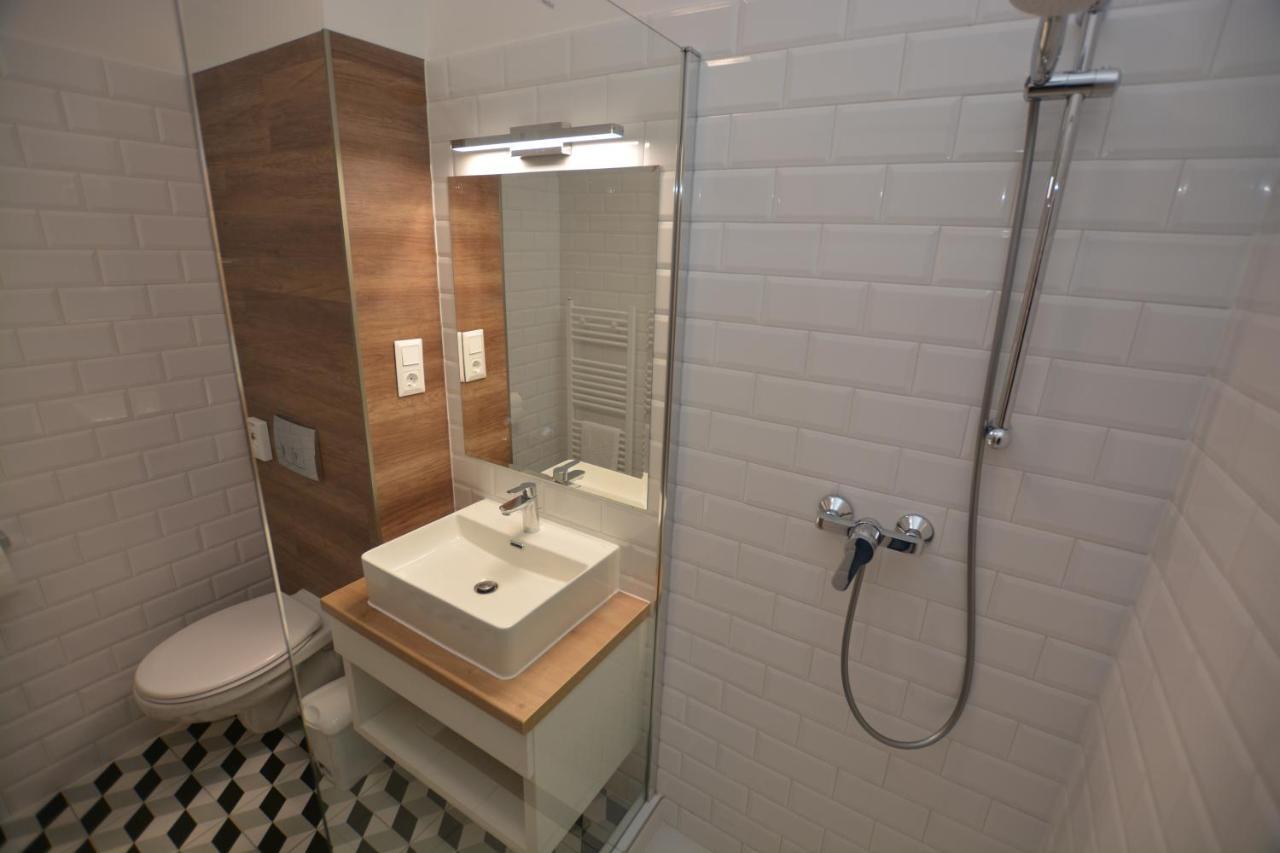 Bibor Apartman Sarvar Bagian luar foto