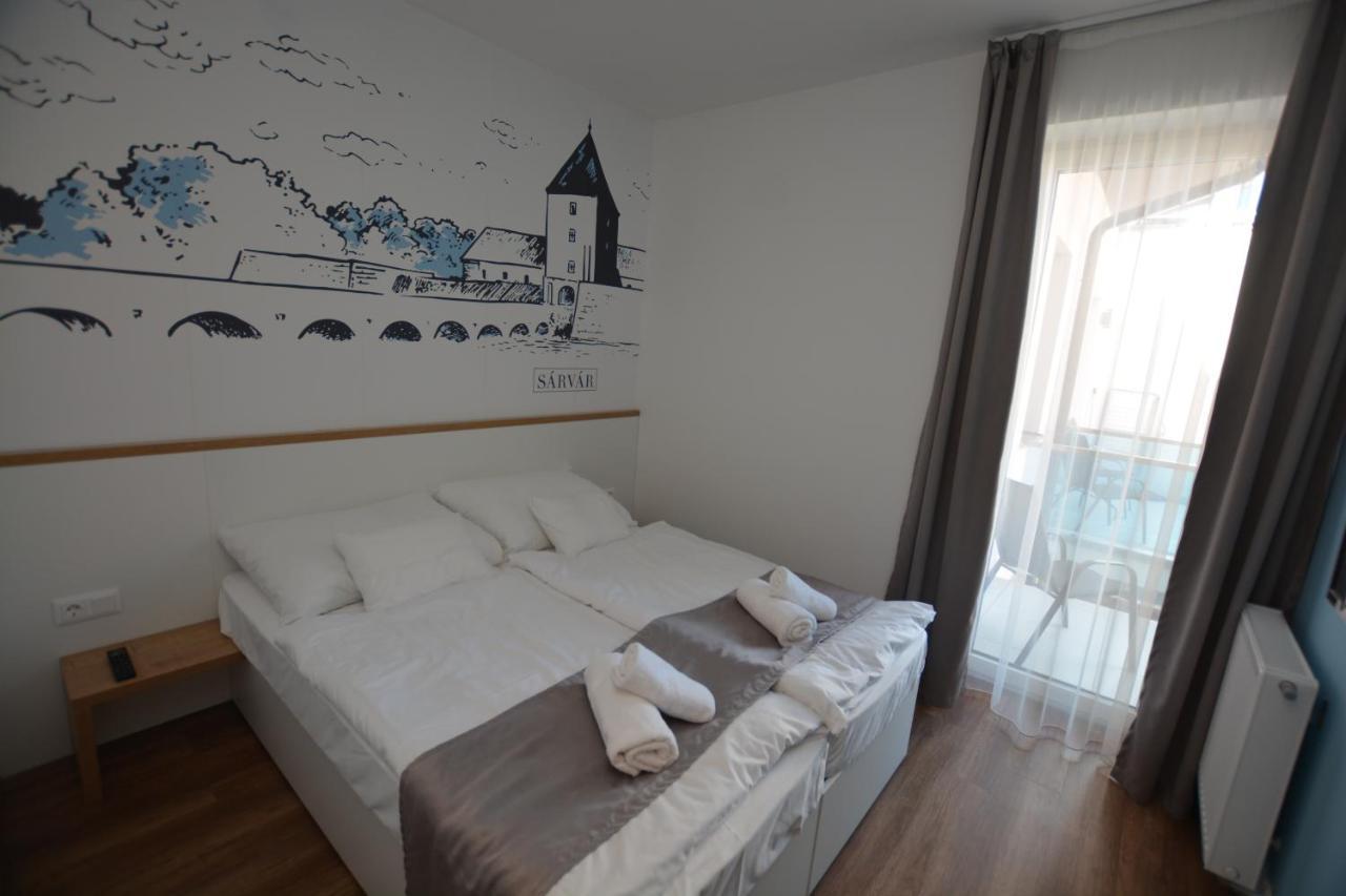 Bibor Apartman Sarvar Bagian luar foto